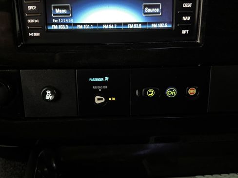 Used 2017 Chevrolet Express 2500 Extended RWD image 28