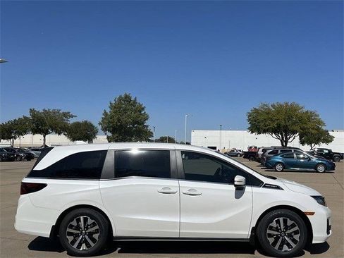 New 2026 Honda Odyssey EX-L image 3