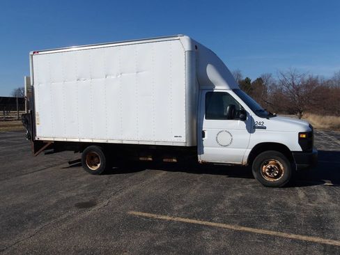 Used 2008 Ford E-350 and Econoline 350 Super Duty image 1