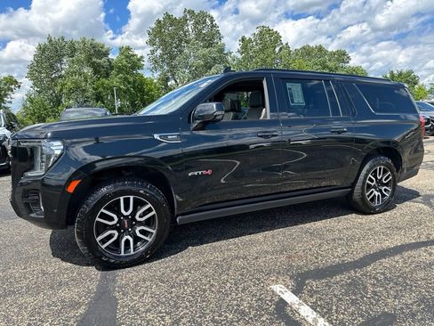 Used 2021 GMC Yukon XL AT4 w/ AT4 Premium Plus Package AWD/4WD image 11
