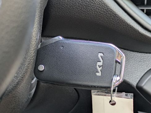 Used 2020 Kia Forte LXS FWD image 25