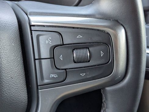 Used 2024 Chevrolet Suburban LT image 29