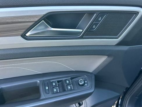 Used 2022 Volkswagen Atlas SEL image 12