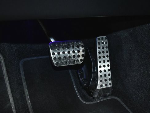 Used 2025 Mercedes-Benz GLS 450 4MATIC image 20