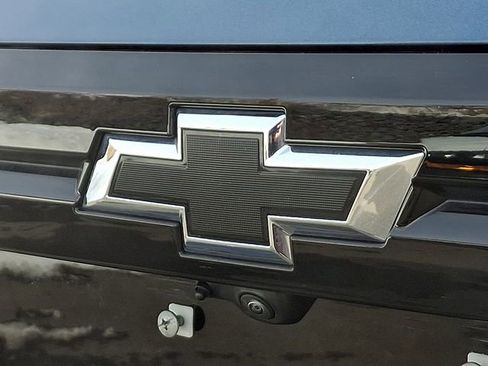 Used 2025 Chevrolet Traverse RS image 33