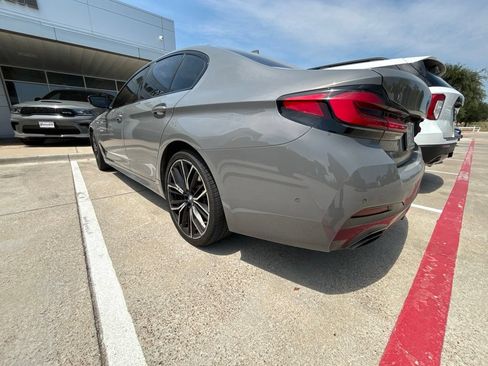 Used 2022 BMW 530e w/ Premium Package RWD image 17