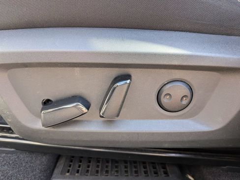 Used 2023 Nissan Rogue SV FWD image 16