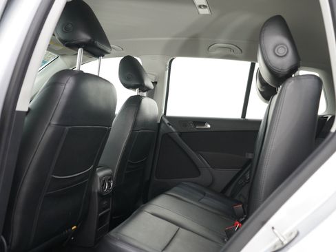 Used 2017 Volkswagen Tiguan S FWD image 17