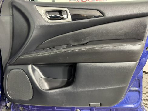Used 2020 Nissan Pathfinder S FWD image 40