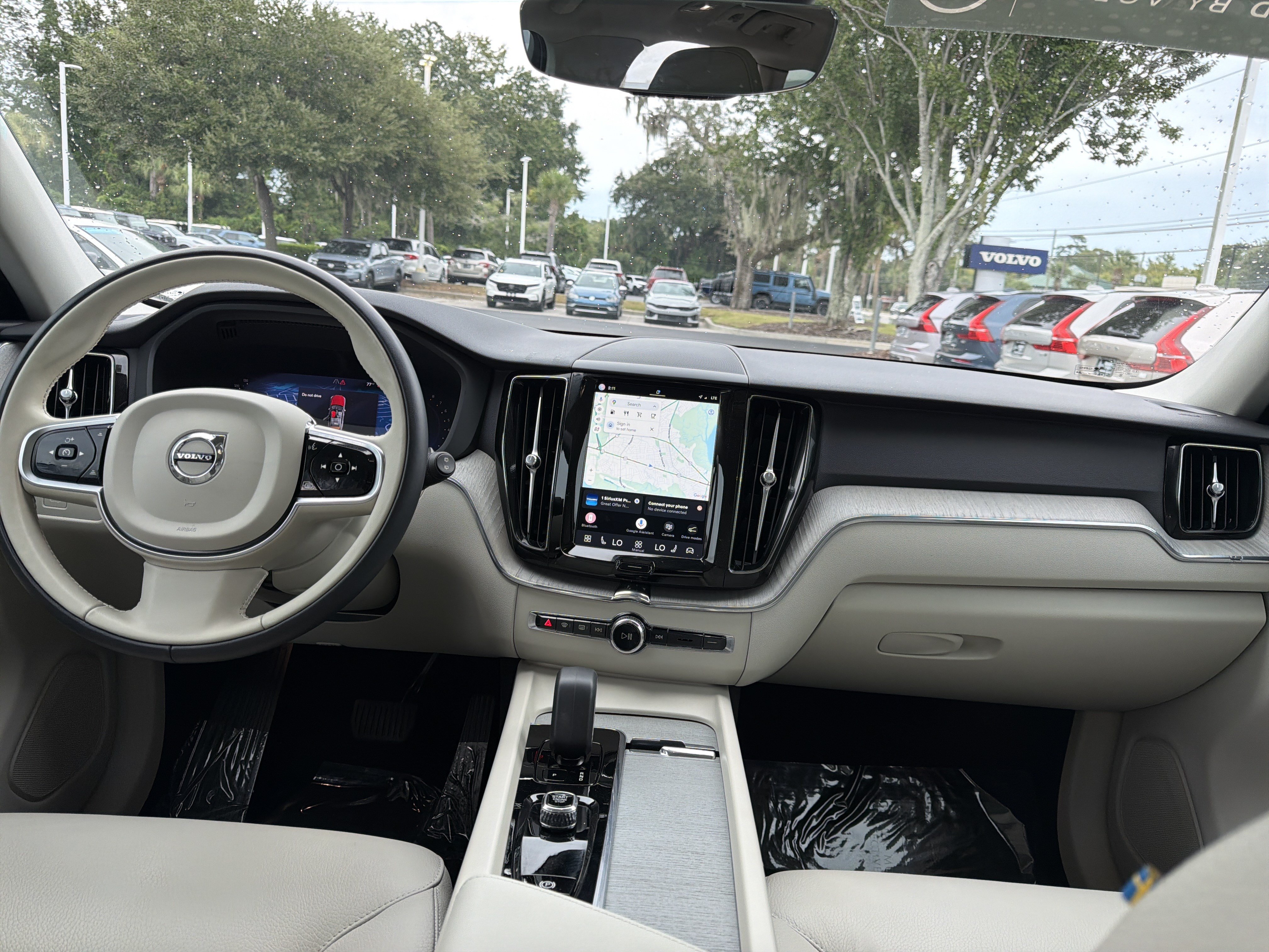 Used 2024 Volvo XC60 B5 Plus w/ Protection Package Premier AWD/4WD image 30