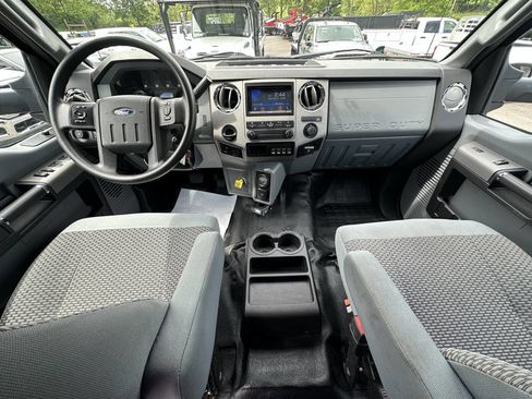 Used 2018 Ford F650 2WD Crew Cab Super Duty image 37