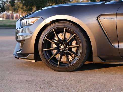 Used 2017 Ford Mustang Shelby GT350 image 7