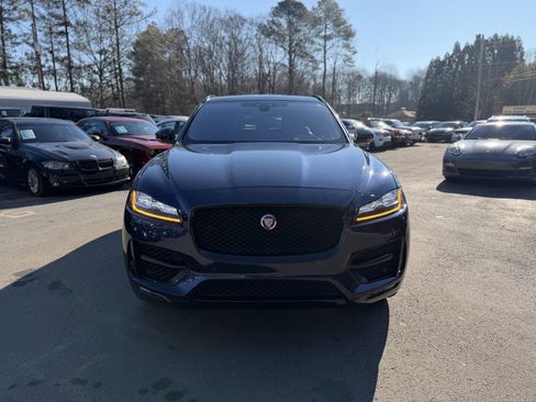 Used 2018 Jaguar F-PACE R-Sport image 2