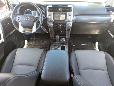 Used 2017 Toyota 4Runner SR5 Premium image 16