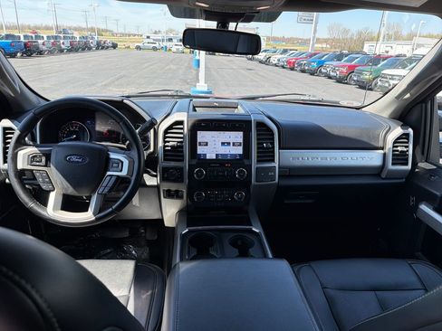 Used 2021 Ford F250 Lariat image 12