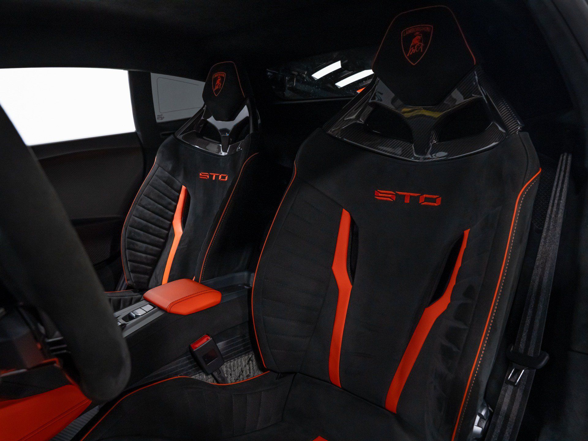 Used 2024 Lamborghini Huracan STO RWD image 55