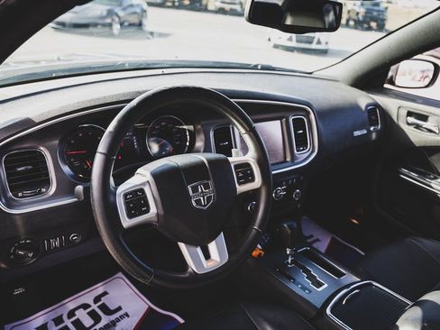 Used 2013 Dodge Charger R/T image 2