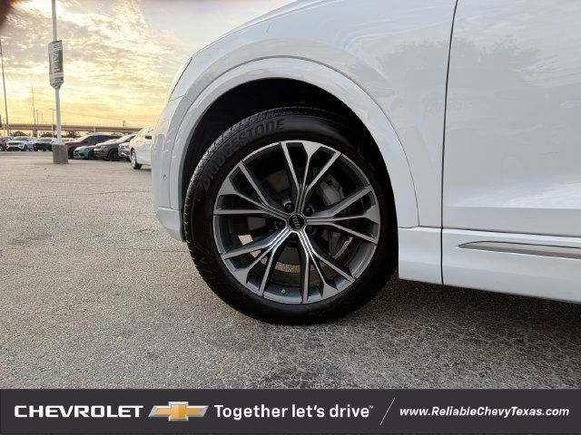 Used 2024 Audi Q8 Prestige w/ Prestige Package AWD/4WD image 10
