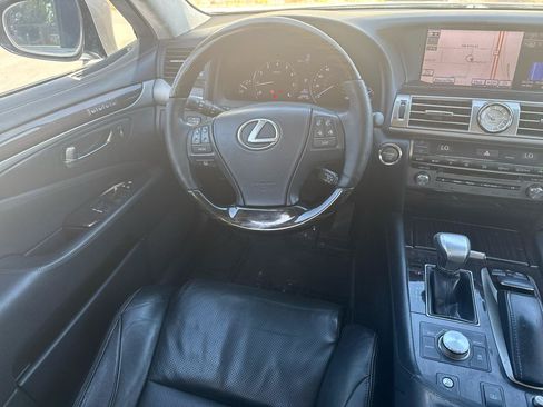 Used 2014 Lexus LS 460 w/ Comfort Package RWD image 39