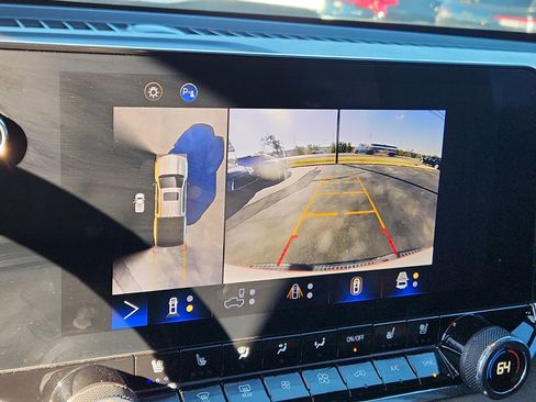 Used 2023 Chevrolet Colorado ZR2 w/ ZR2 Convenience Package III image 14