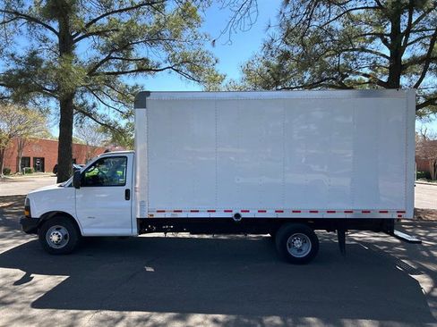 Used 2021 Chevrolet Express 3500 w/ Power Convenience Package image 5