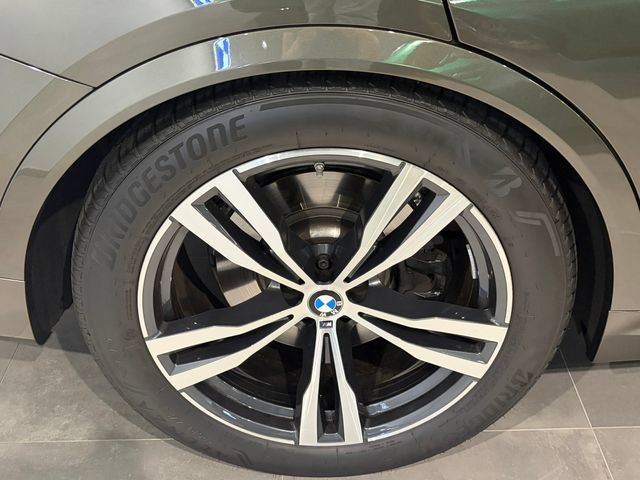 New 2026 BMW X7 xDrive40i w/ M Sport Package AWD/4WD image 11