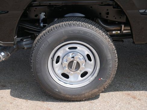 New 2025 Ford F250 XL w/ XL Chrome Package image 11