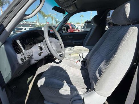 Used 2000 Toyota Tundra SR5 image 3