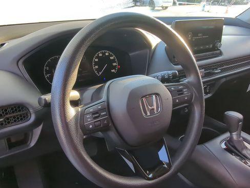 Used 2025 Honda HR-V LX image 16