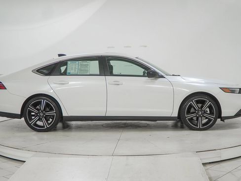 Used 2025 Honda Accord Sport image 12