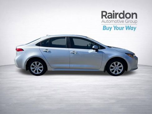 Used 2025 Toyota Corolla LE FWD image 10