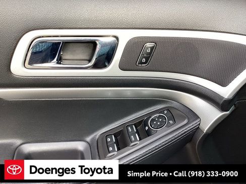 Used 2013 Ford Explorer XLT image 29