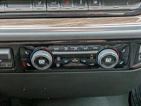 Used 2024 Chevrolet Silverado 2500 LT w/ Convenience Package image 13