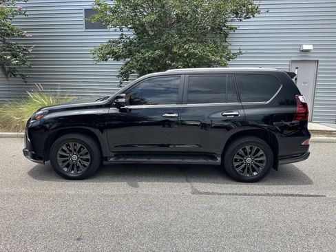Used 2021 Lexus GX 460 Premium w/ Accessory Package AWD/4WD image 2