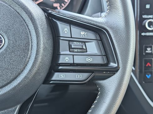 Certified 2025 Subaru Forester Premium AWD/4WD image 30