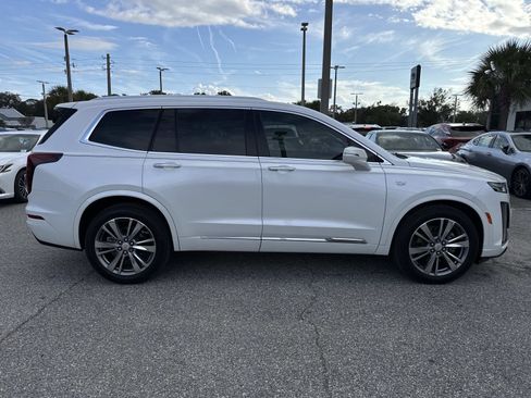 Used 2020 Cadillac XT6 Premium Luxury image 2