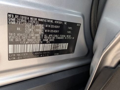 Used 2024 Toyota RAV4 LE AWD/4WD image 34