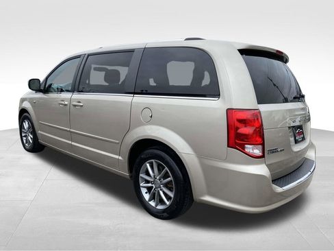 Used 2014 Dodge Grand Caravan SXT image 4