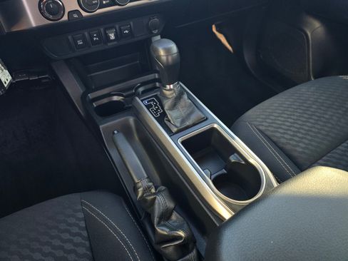 Used 2021 Toyota Tacoma SR5 w/ Trail Edition AWD/4WD image 18