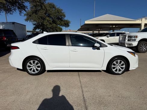 Used 2022 Toyota Corolla LE FWD image 8