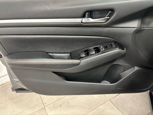 Used 2024 Nissan Altima 2.5 SR image 17