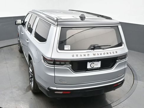 Used 2023 Jeep Grand Wagoneer Series III image 43