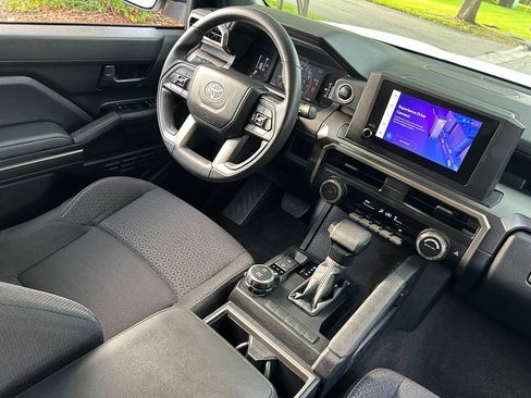Used 2025 Toyota 4Runner SR5 AWD/4WD image 10