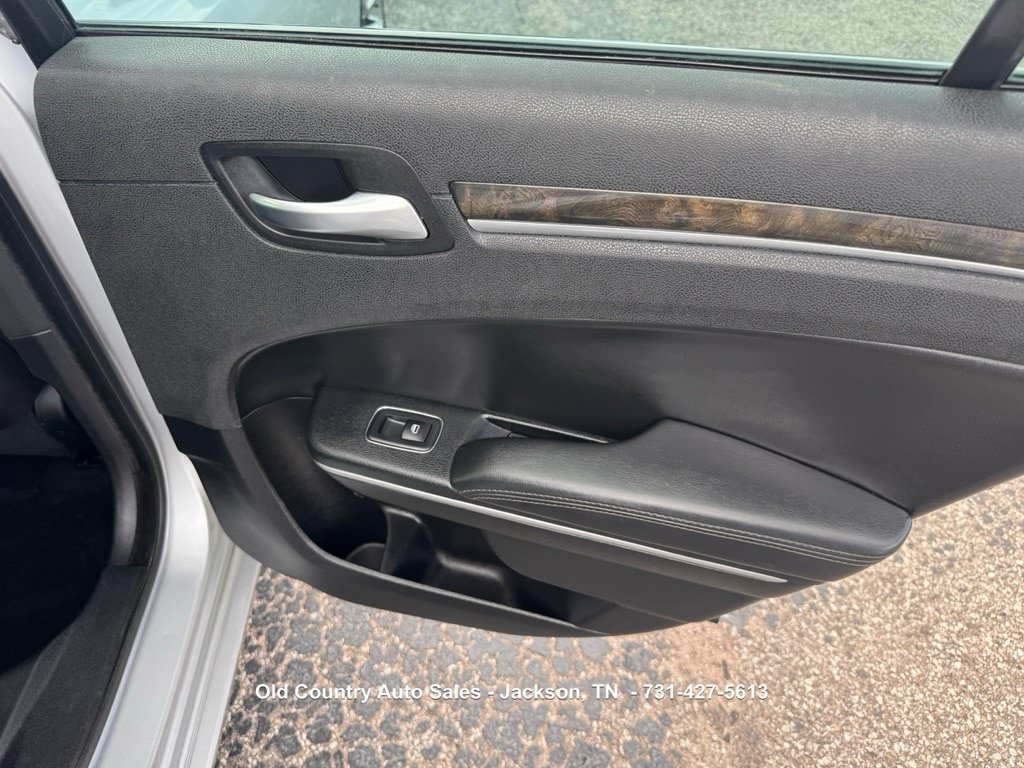 Used 2020 Chrysler 300 Limited RWD image 11