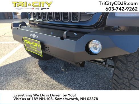 New 2025 Jeep Gladiator Sport image 33