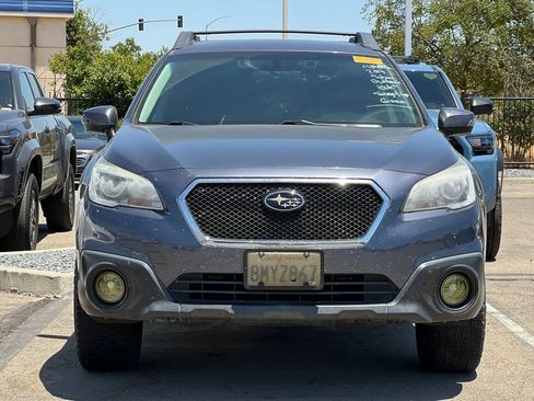 Used 2017 Subaru Outback 2.5i Premium AWD/4WD image 3