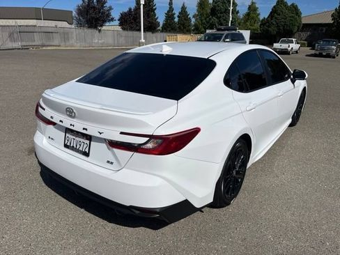 Used 2025 Toyota Camry SE FWD image 4