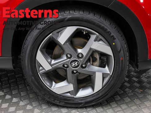 Used 2022 Hyundai Venue SEL image 29