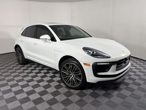 Certified 2024 Porsche Macan AWD/4WD image 7