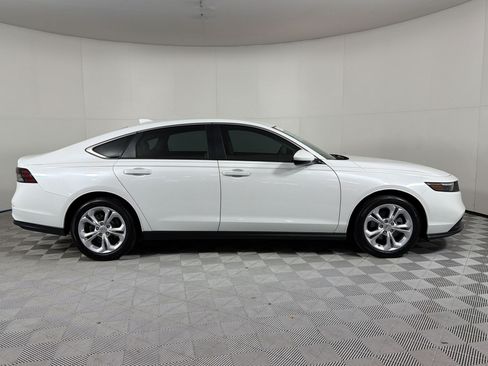 Used 2025 Honda Accord LX image 8
